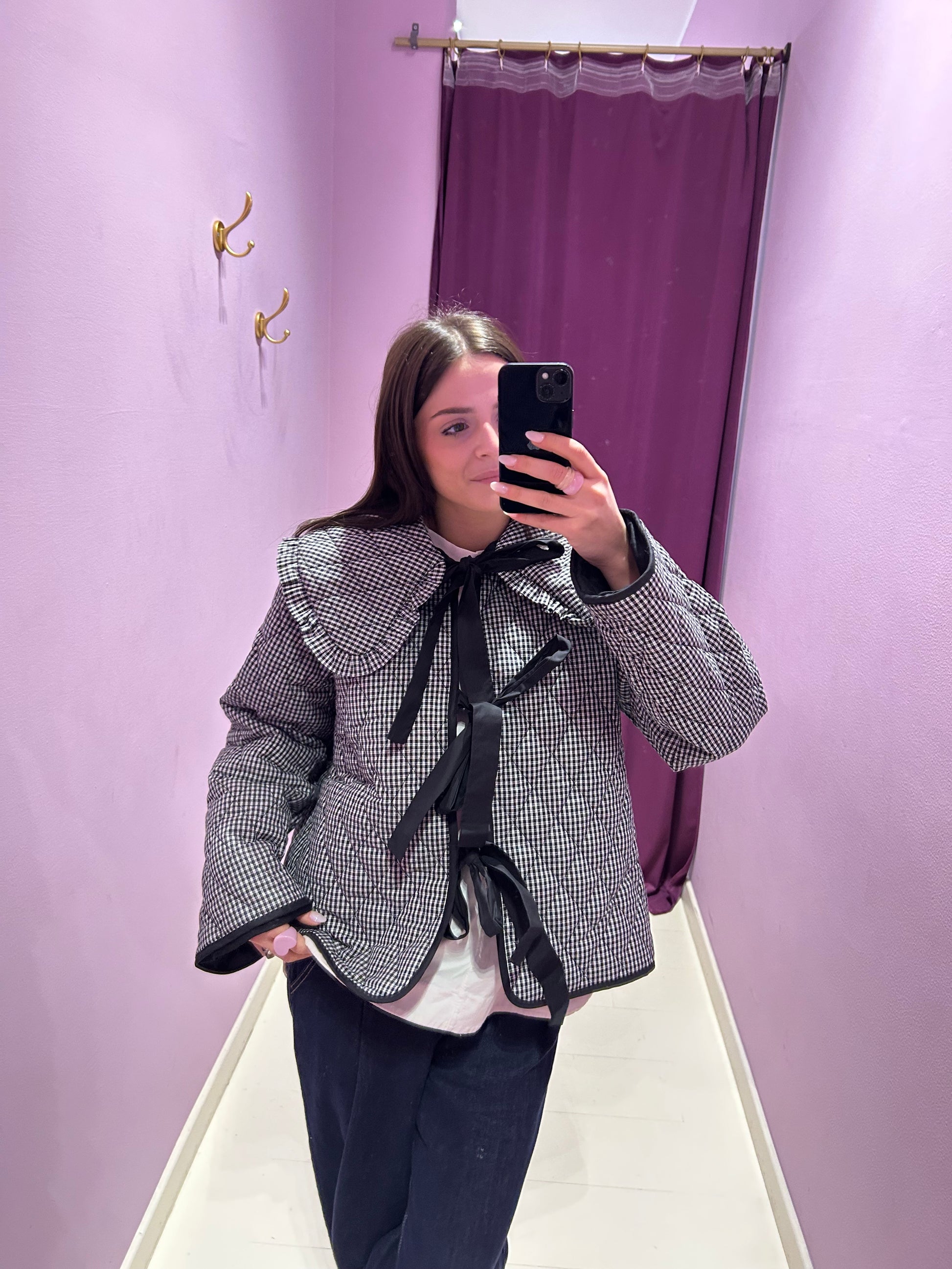 Giacca trapuntata con colletto a quadri neri