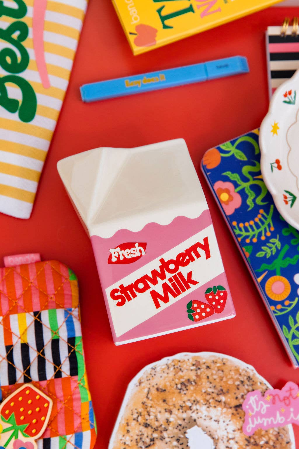 Vaso, latte alla fragola